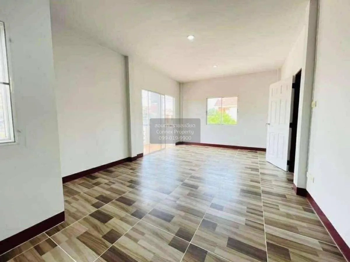 For Sale House , Siwarat 9 Bangbuathong , corner unit , wide fron