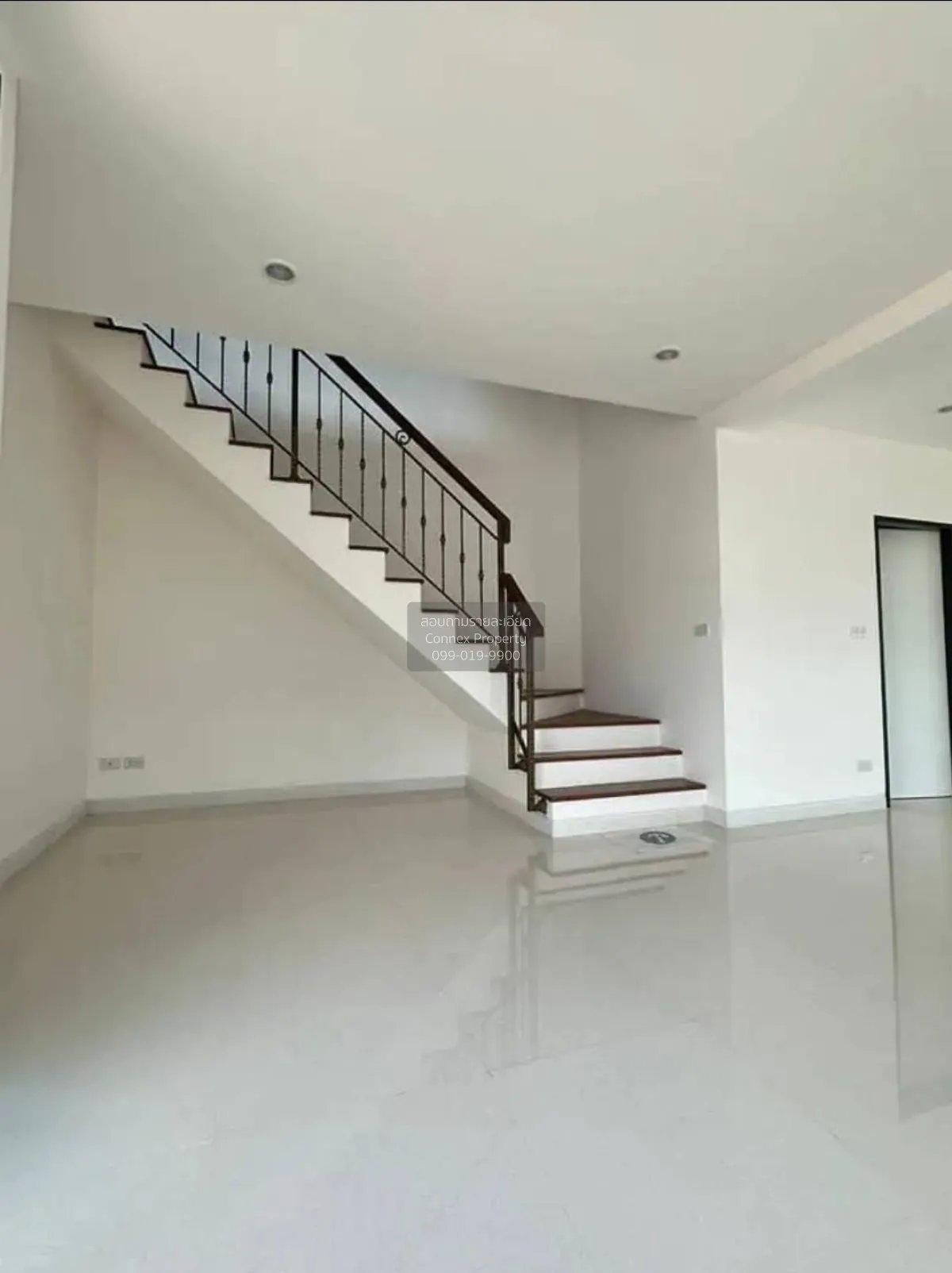 ขายทาวน์โฮมหรู ย่านเกษตร-นวมินทร์ ชั้นสูง ห้องมุม หน้ากว้าง รีโนเ 3