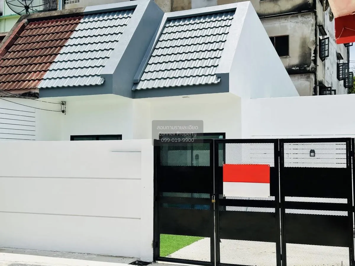 For Sale Twin house, Soi Petchkasem 94, Weerawat Village , newly  2