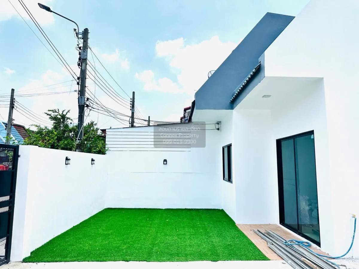 For Sale Twin house, Soi Petchkasem 94, Weerawat Village , newly  4