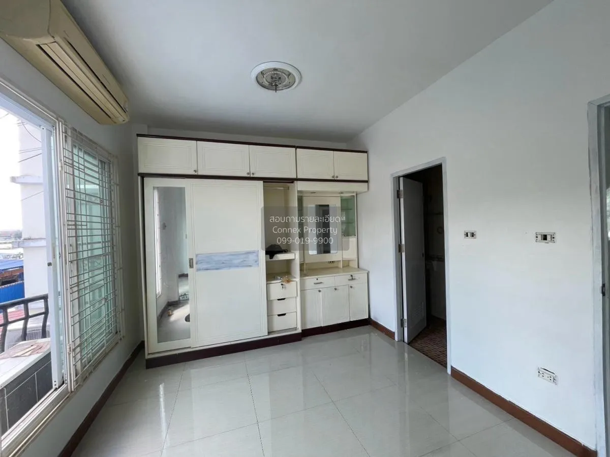 For Sale Townhouse/Townhome  , Nakornthong President , Phraek Sa 