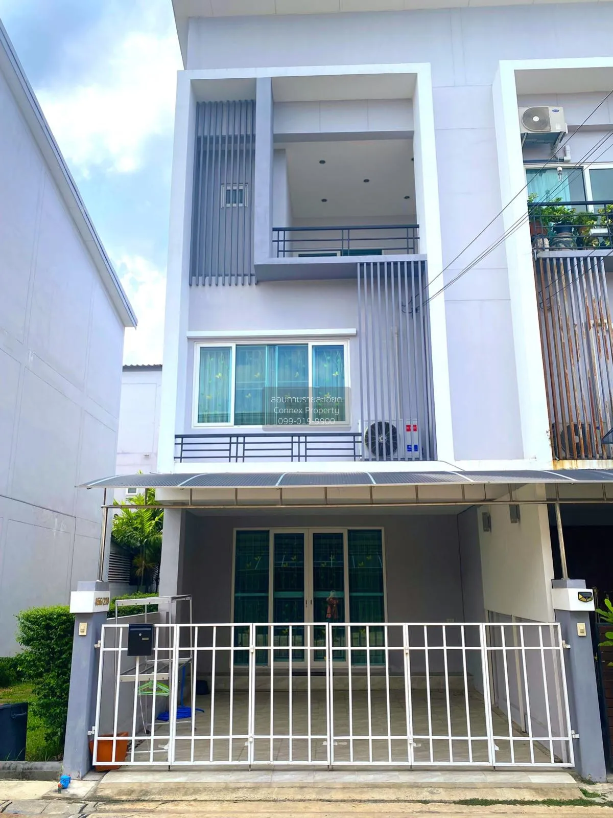 For Rent Townhouse/Townhome  , The Exclusive Wongwaen-Ramintra ,  1