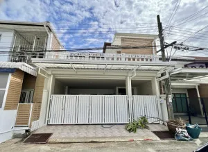 เช่าทาวน์เฮ้าส์/ทาวน์โฮม  หมู่บ้าน เสนาวิลล่า 84 รีโนเวทใหม่ คลองจั่น เขต บางกะปิ กรุงเทพ CX-136145