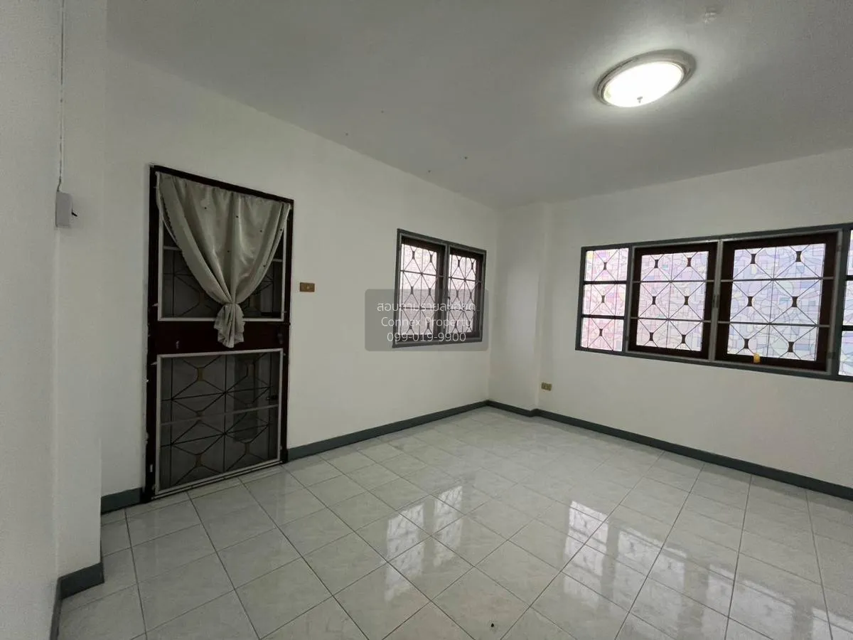 For Sale House , Buntharik Watcharapol Sukhaphiban 5 , wide front