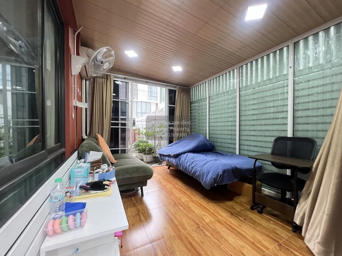 ทาวน์โฮม หลังมุม SMART HOME โซลาร์เซลล์ พาทิโอ พหลโยธิน 92 เนื้อท