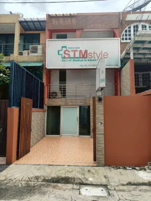 For Rent Townhouse opposite Thonglor 25 , Khlong Tan Nuea , Watthana , Bangkok , CX-136399
