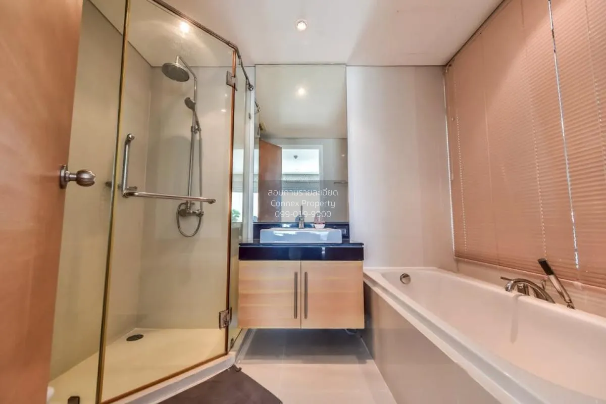 For Sale Condo , Fullerton Sukhumvit , high floor , BTS-Ekkamai ,