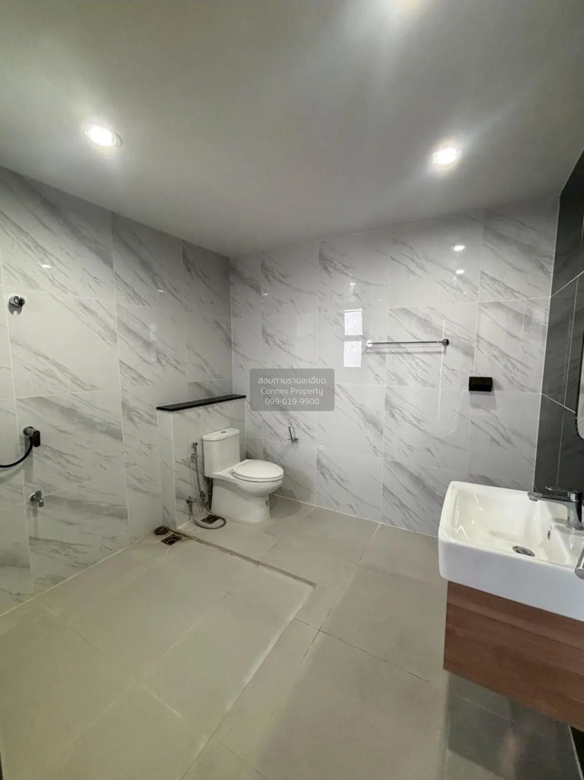 For Rent BRITTON Ladprao 41 , nice view , high floor , wide front