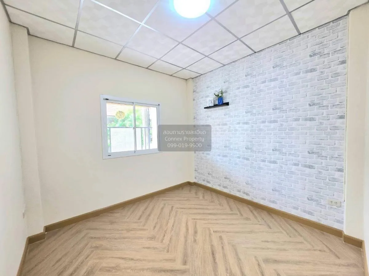 For Sale Townhouse/Townhome  , Aranyaville , corner unit , newly 