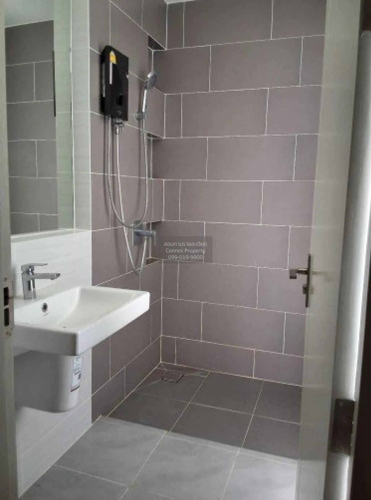 ขายบ้าน  เวนิว โฟลว์ ติวานนท์ รังสิต บางกะดี เมืองปทุมธานี ปทุมธา