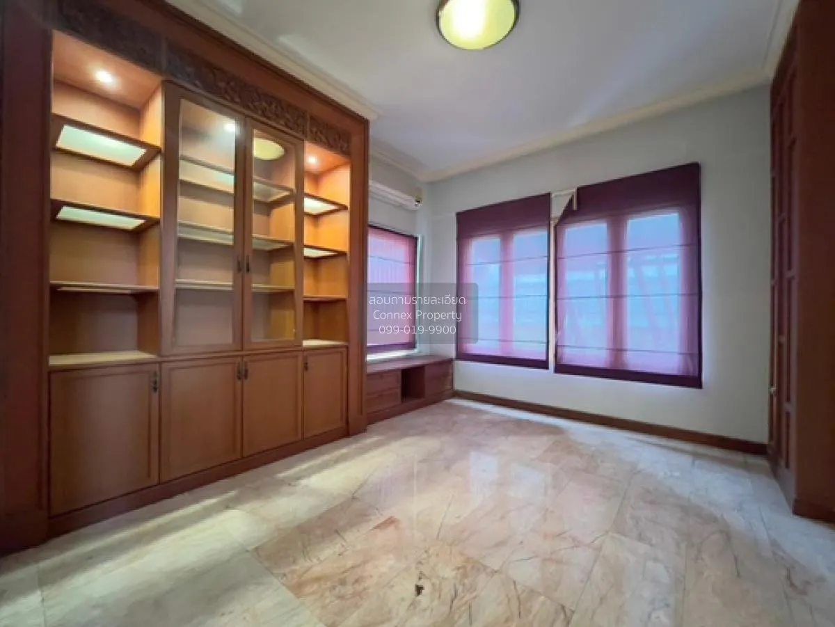 ขายบ้าน  ลดาวัลย์ ศรีนครินทร์ ชั้นสูง ห้องมุม หน้ากว้าง บางแก้ว บ