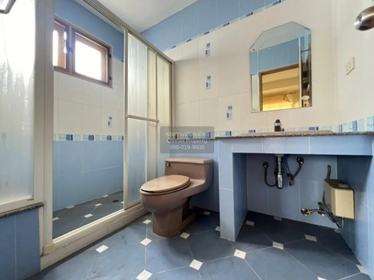 ขายบ้าน  ลดาวัลย์ ศรีนครินทร์ ชั้นสูง ห้องมุม หน้ากว้าง บางแก้ว บ