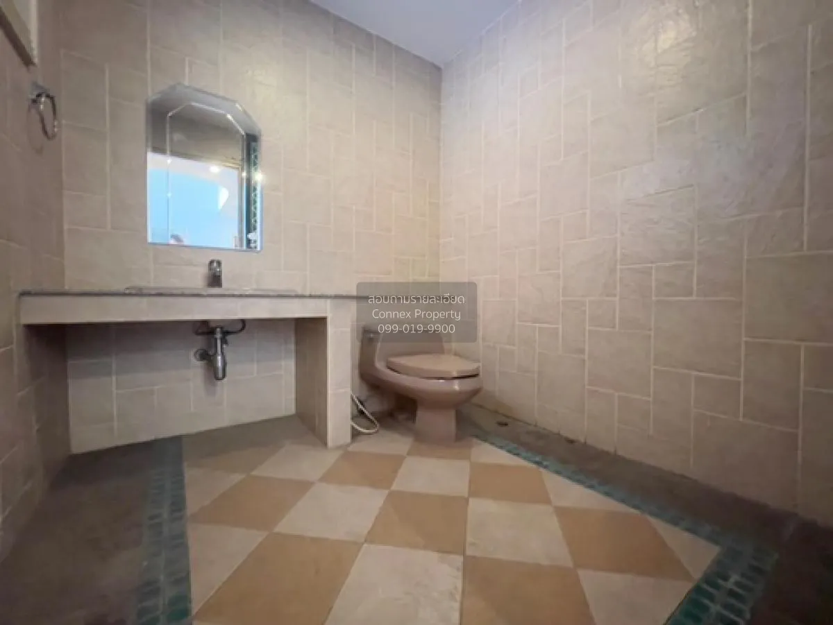 ขายบ้าน  ลดาวัลย์ ศรีนครินทร์ ชั้นสูง ห้องมุม หน้ากว้าง บางแก้ว บ