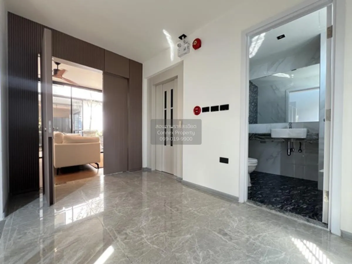 ขายสำนักงาน โฮมออฟฟิศ  4.5 ชั้น ตึกมุม The Mixx  แพรกษา ใกล้ BTS 