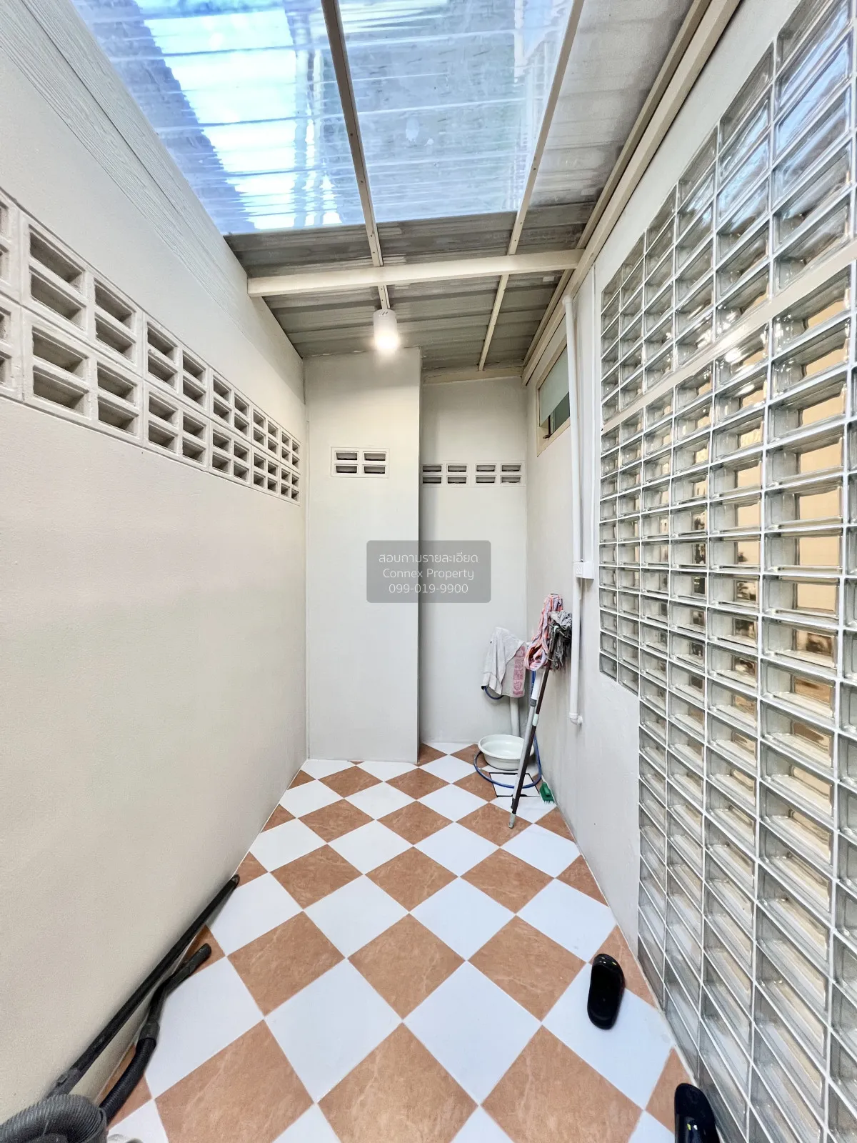 ขายทาวน์เฮ้าส์/ทาวน์โฮม  หมู่บ้าน ฉัตรแก้ว บางกะปิ รีโนเวทใหม่ MR