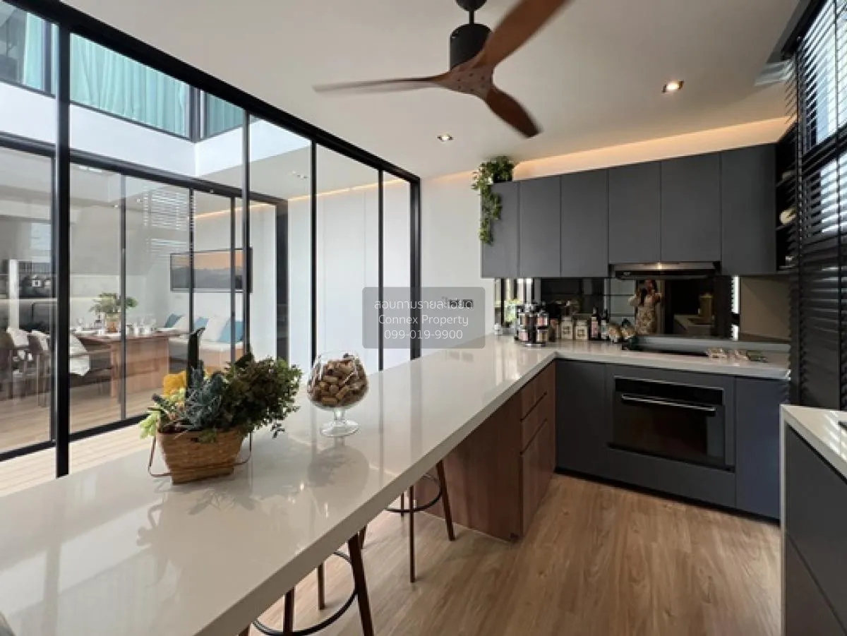 ขายสำนักงาน โฮมออฟฟิศ  4.5 ชั้น ตึกมุม The Mixx แพรกษา ใกล้ BTS แ