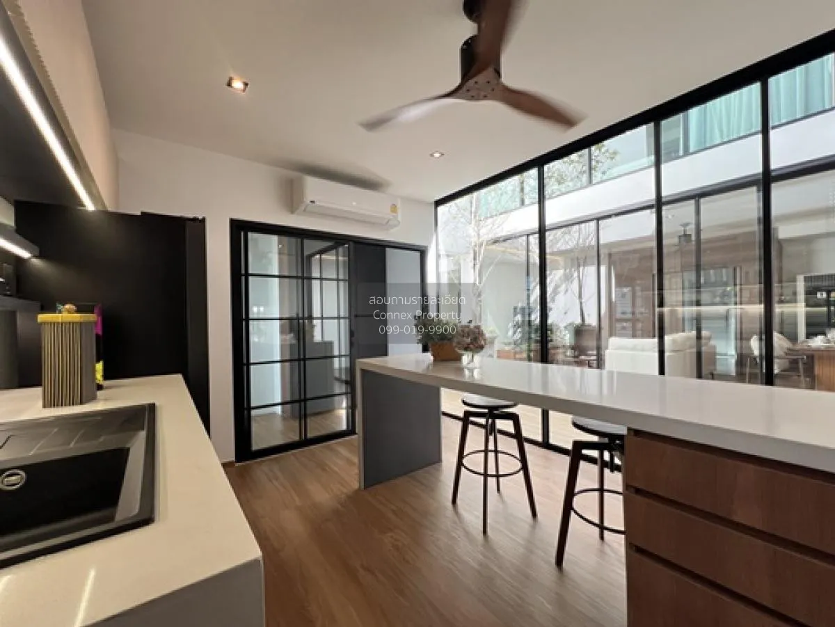 ขายสำนักงาน โฮมออฟฟิศ  4.5 ชั้น ตึกมุม The Mixx แพรกษา ใกล้ BTS แ