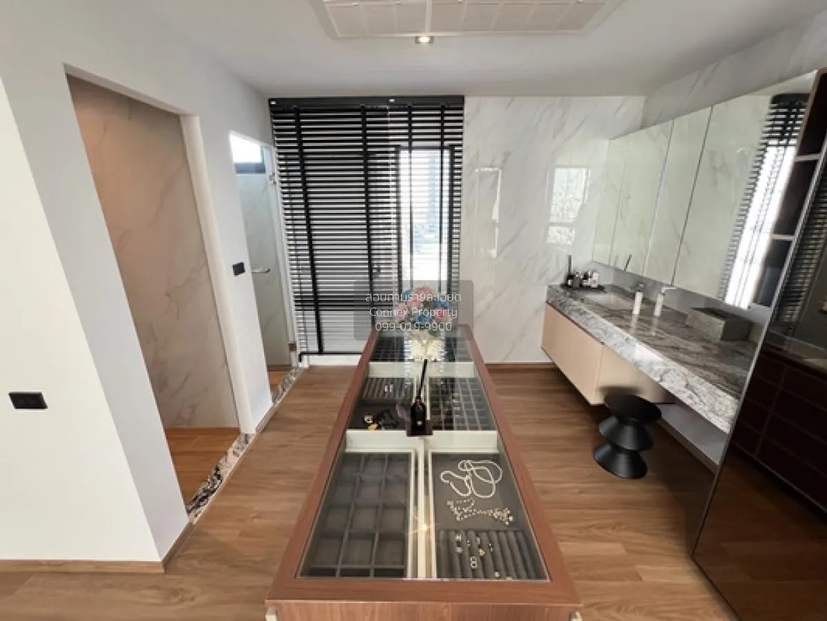 ขายสำนักงาน โฮมออฟฟิศ  4.5 ชั้น ตึกมุม The Mixx แพรกษา ใกล้ BTS แ