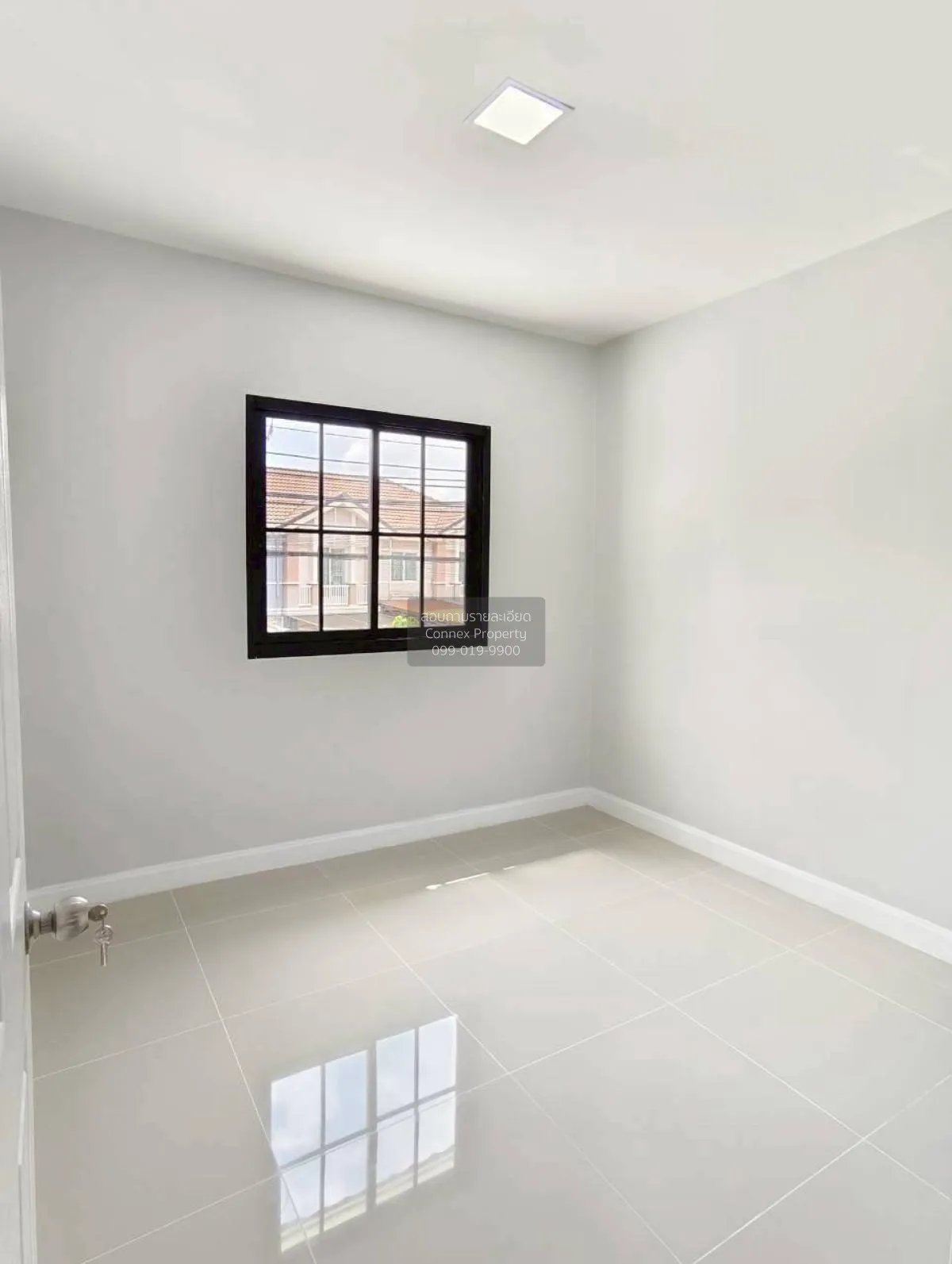 For Sale Townhouse/Townhome  , Pruksa Ville 28 Wongwaen - Rattana