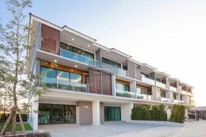 เช่าทาวน์เฮ้าส์/ทาวน์โฮม  ศุภาลัย เอสเซ้นส์ ลาดพร้าว MRT-ลาดพร้าว 101 (สายสีเหลือง) คลองจั่น เขต บางกะปิ กรุงเทพ CX-136930