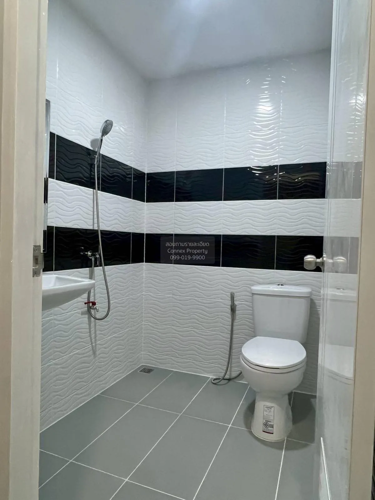 For Sale Townhouse/Townhome  , Baan Busakorn-Rattiya , newly reno