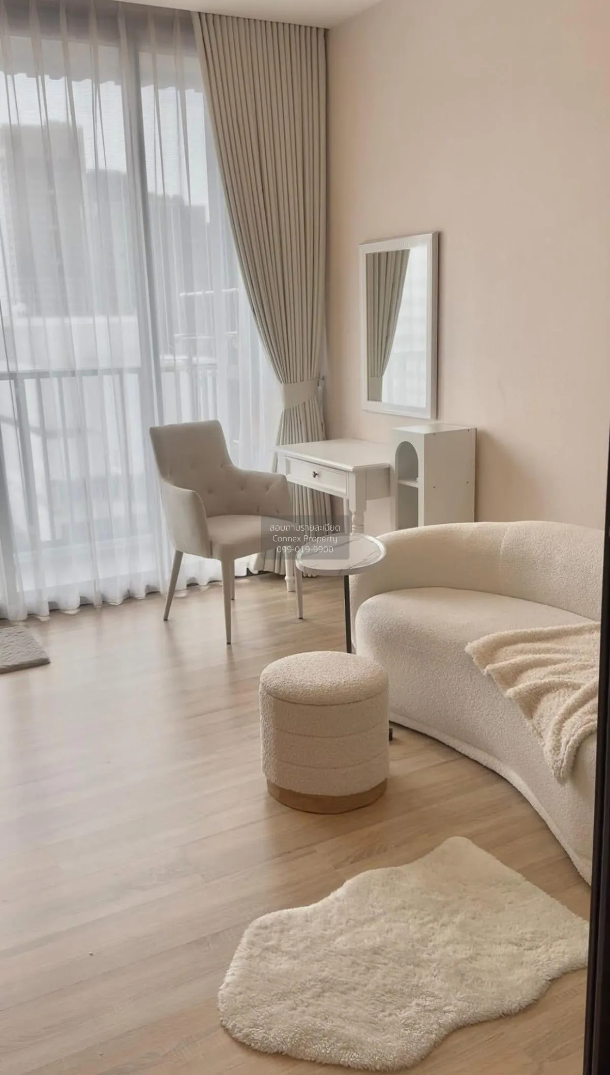 For Rent Condo , XT Phayathai , corner unit , BTS-Phaya Thai , Th 1