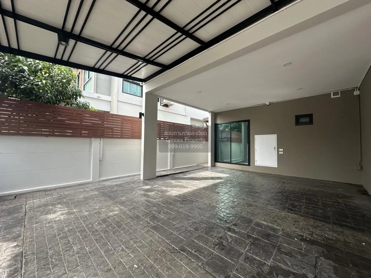 For Sale House , Thanyaphirom Grand Ville Khlong 7 , corner unit 