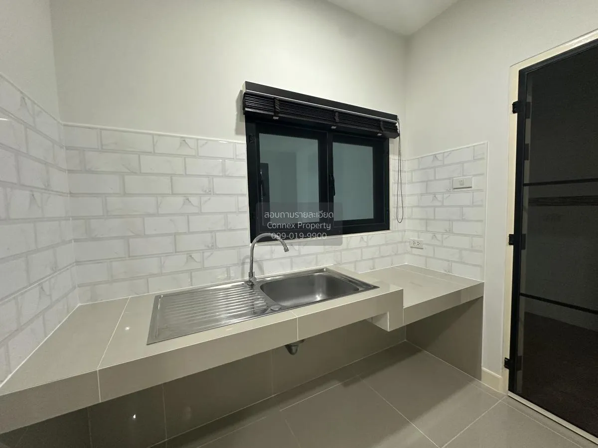 For Sale House , Thanyaphirom Grand Ville Khlong 7 , corner unit 