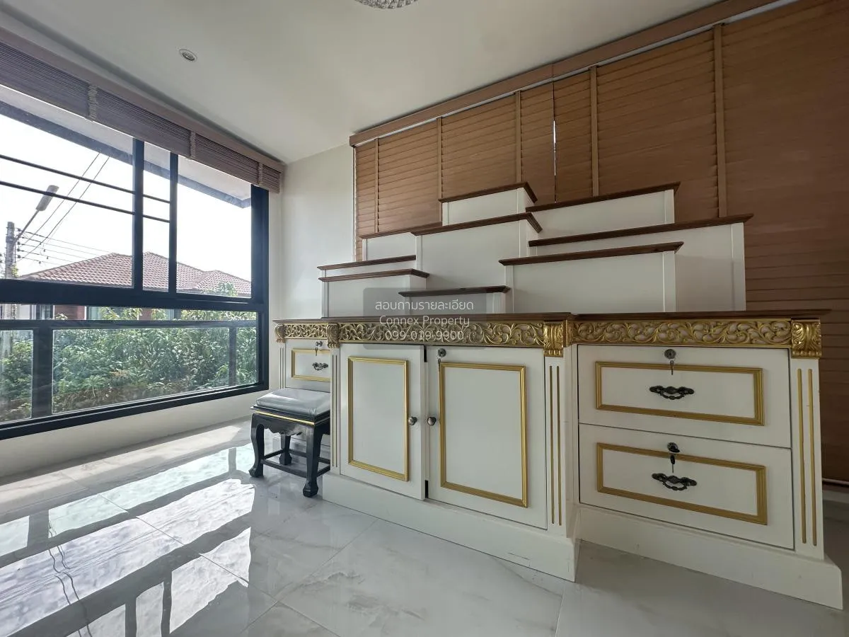 For Sale House , Thanyaphirom Grand Ville Khlong 7 , corner unit 