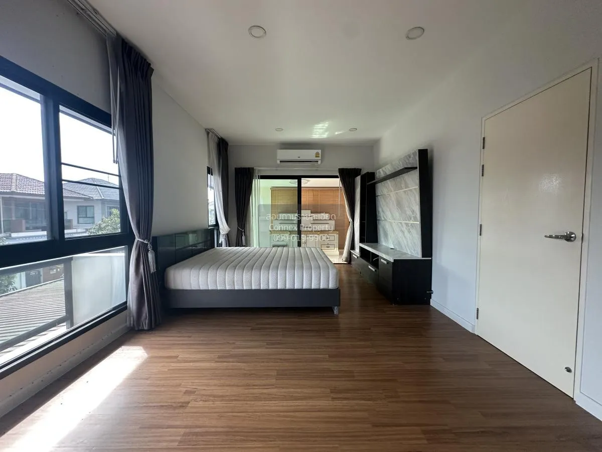 For Sale House , Thanyaphirom Grand Ville Khlong 7 , corner unit 