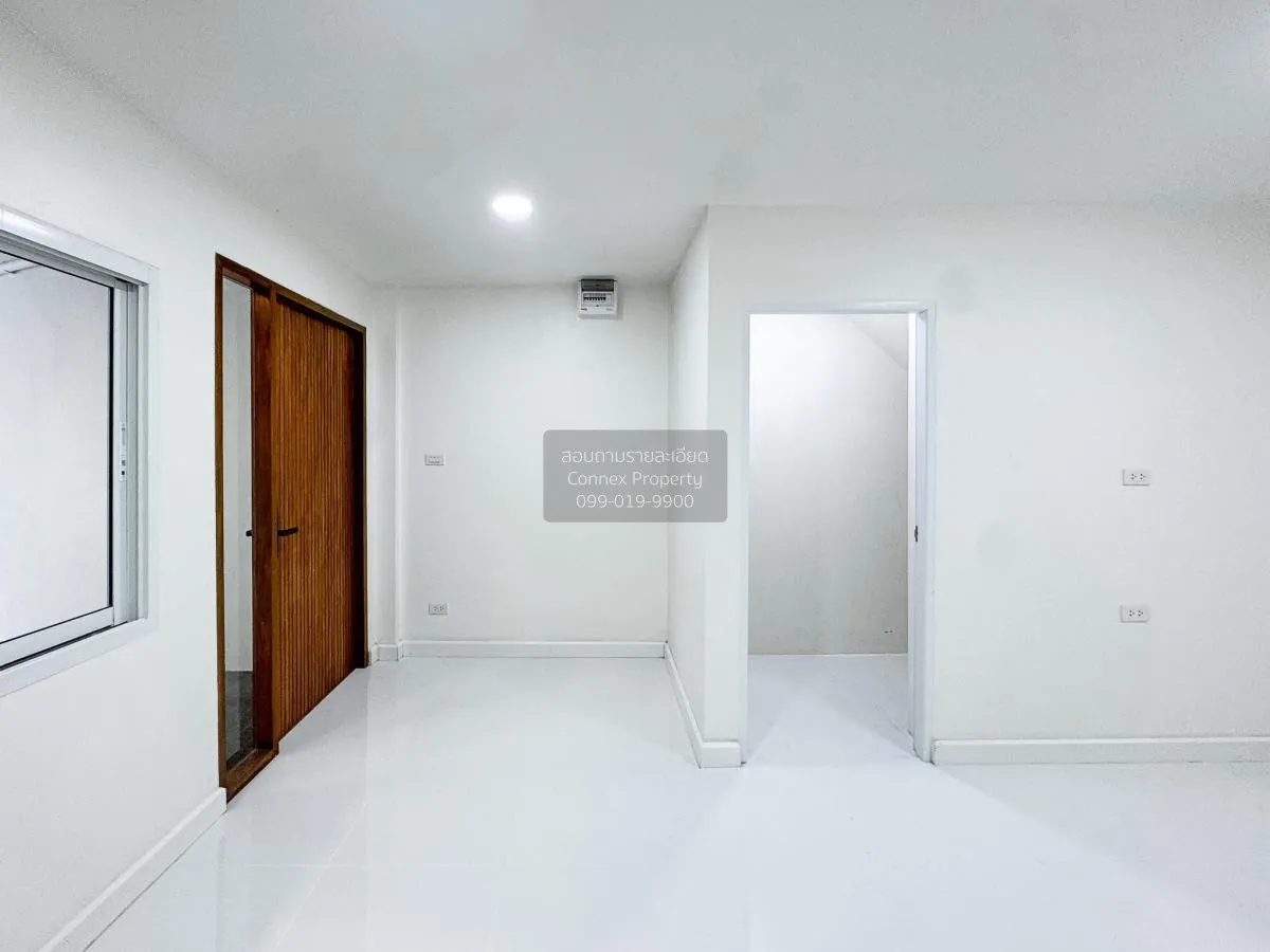 ขายทาวน์โฮม ลาดพร้าว 71 รีโนเวทใหม่ 3.15 ล้าน ใกล้ MRT 900 เมตร ว