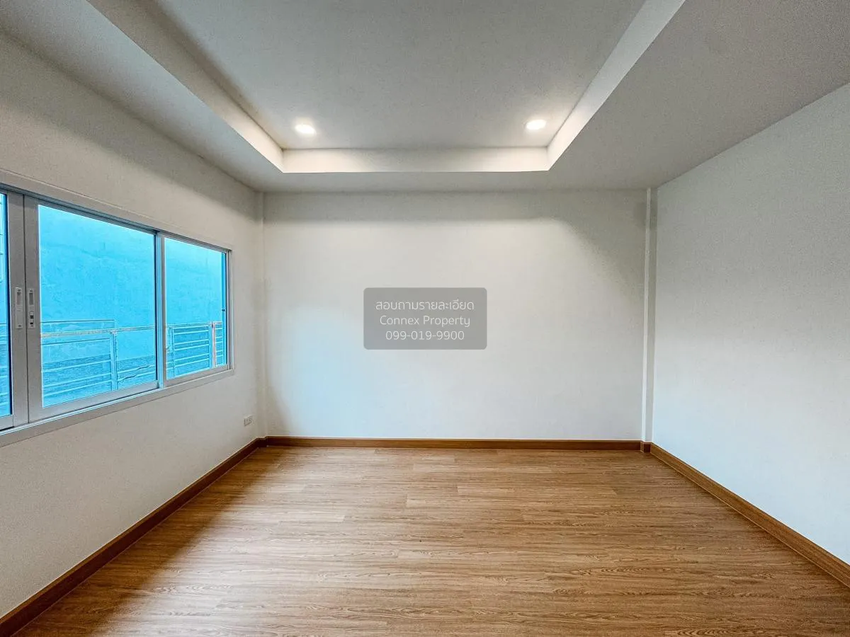 ขายทาวน์โฮม ลาดพร้าว 71 รีโนเวทใหม่ 3.15 ล้าน ใกล้ MRT 900 เมตร ว