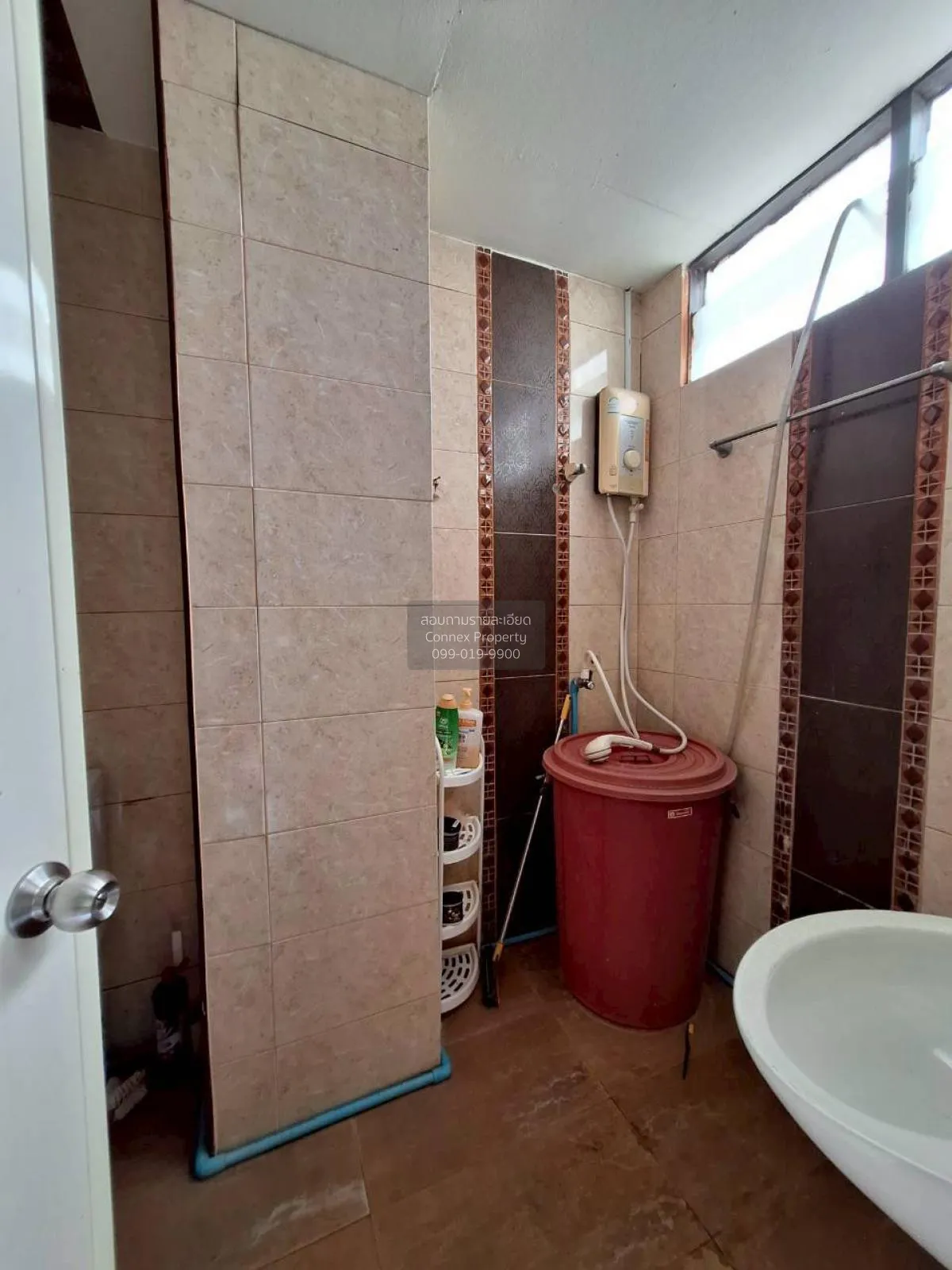 For Sale Commercial Building in Laem Chabang , high floor , Thung