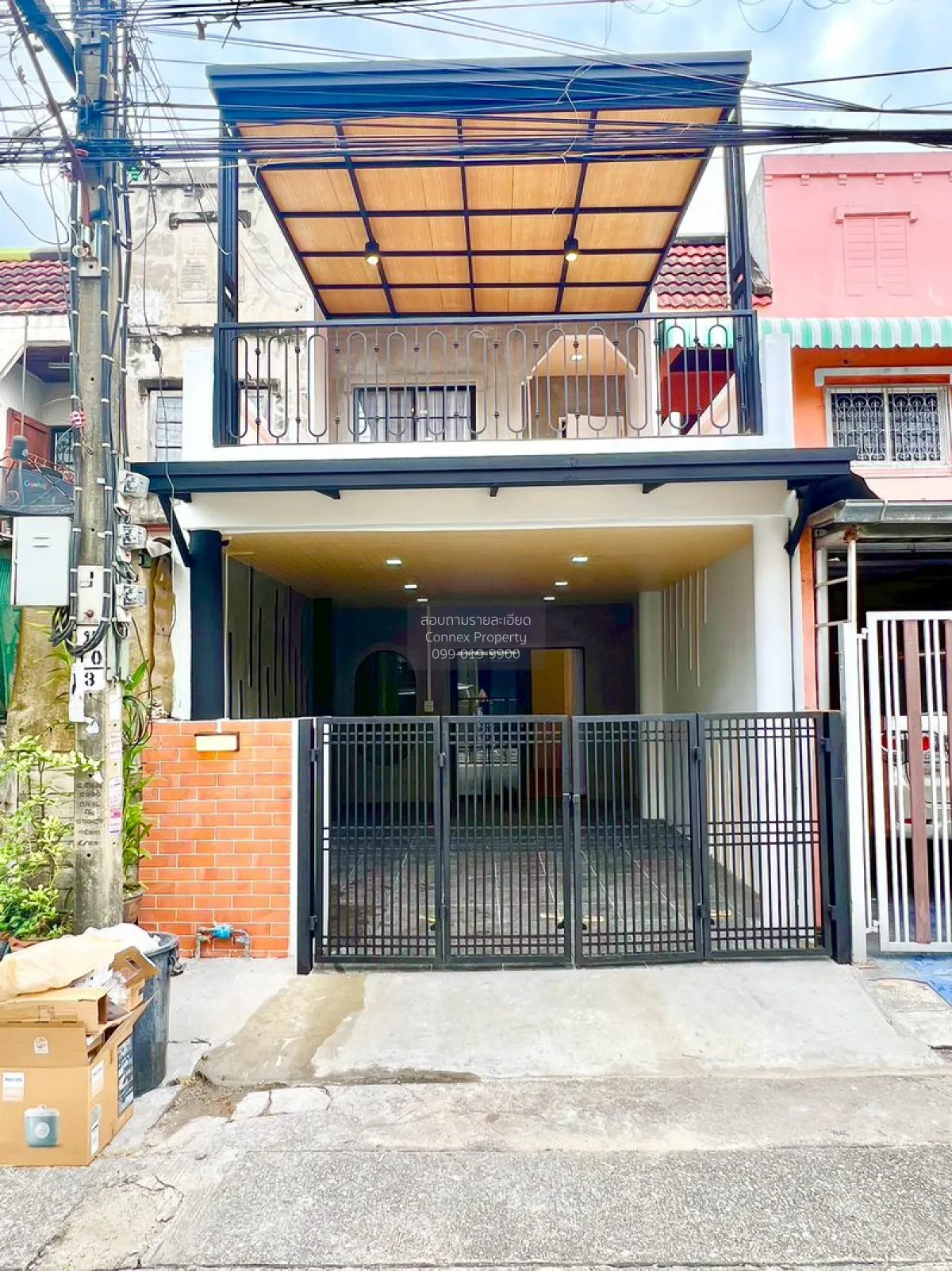 For Sale Townhouse/Townhome  , Preecha 11 , high floor , MRT-Sett 1