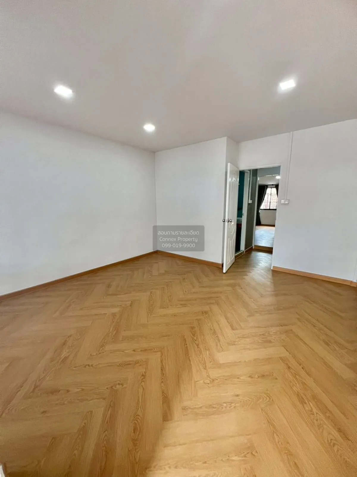 For Sale Townhouse/Townhome  , Preecha 11 , high floor , MRT-Sett