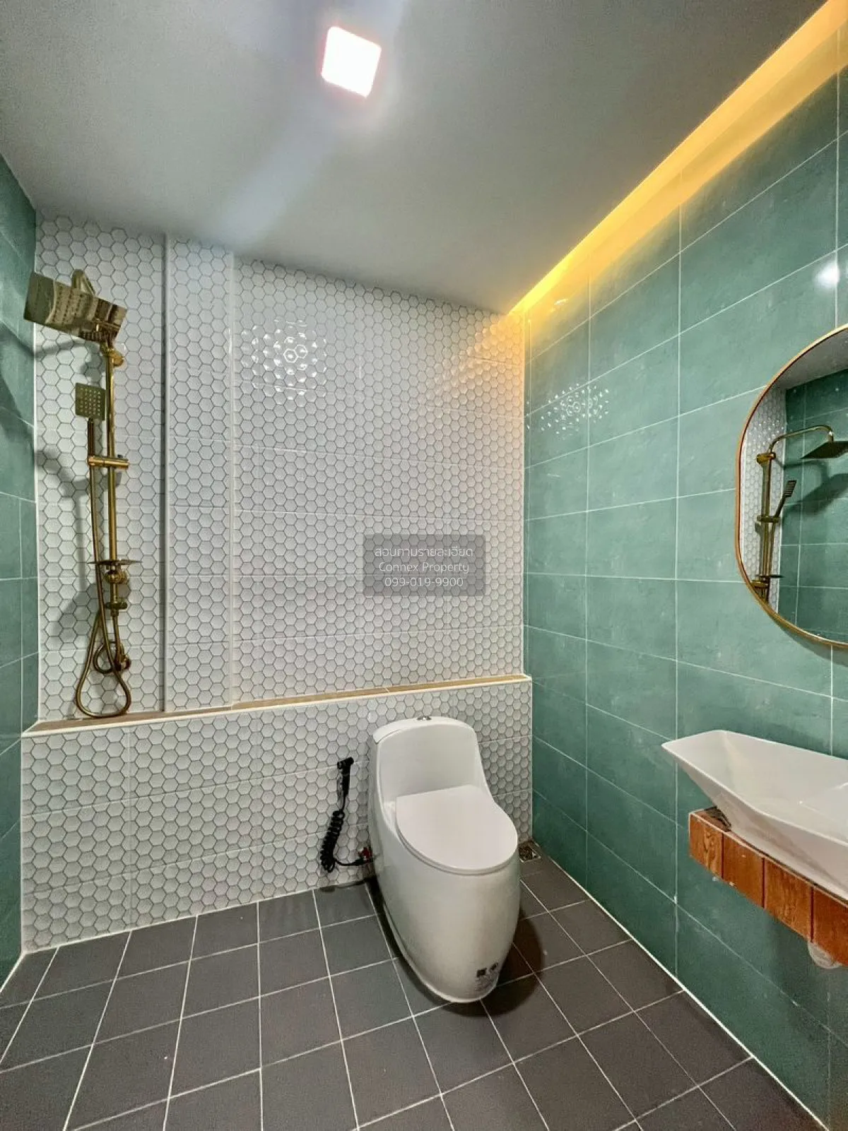 For Sale Townhouse/Townhome  , Preecha 11 , high floor , MRT-Sett