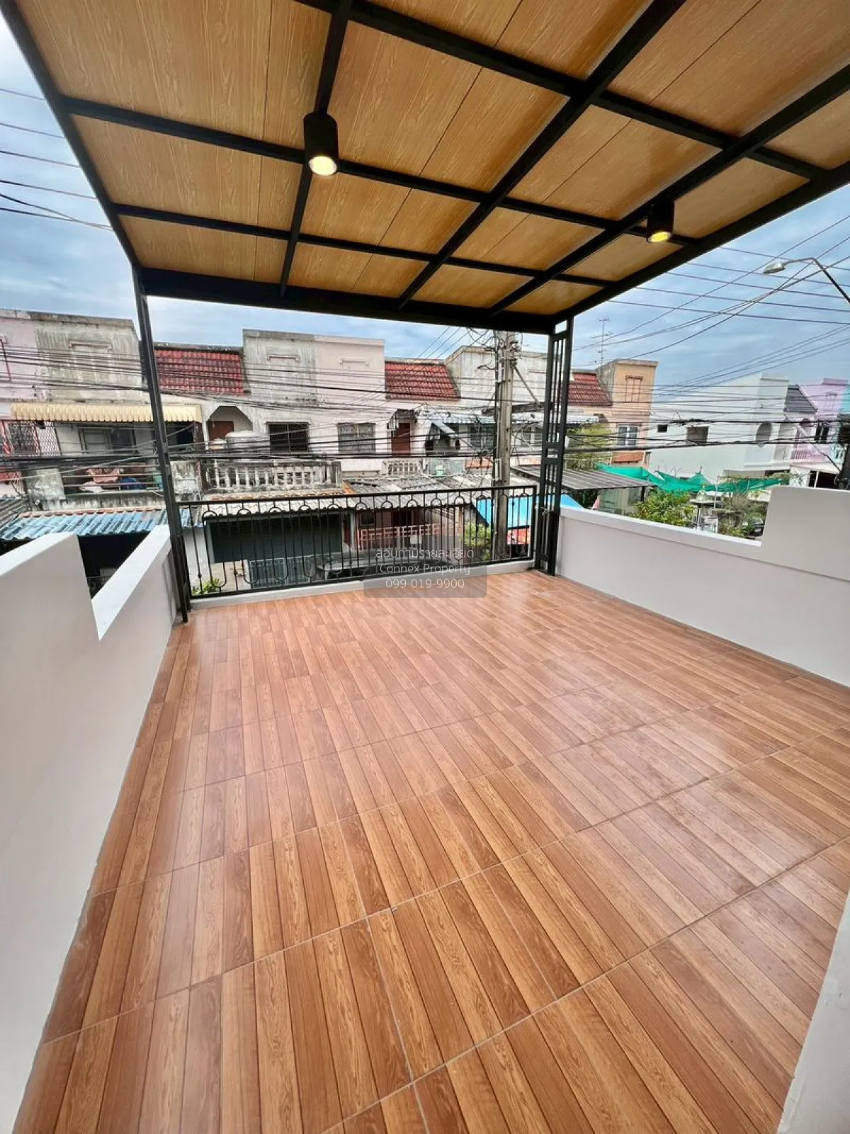 For Sale Townhouse/Townhome  , Preecha 11 , high floor , MRT-Sett