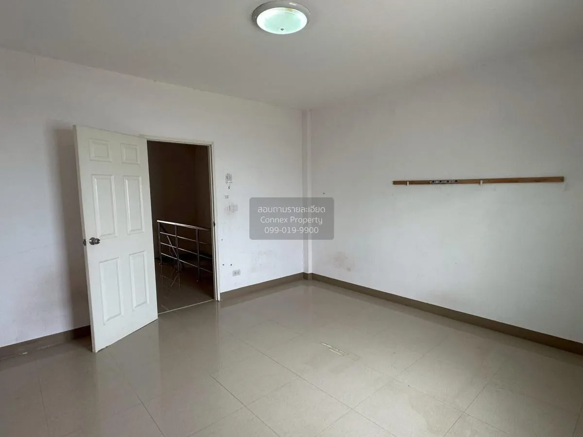 For Sale 2-storey commercial building in front of Siharat Dechoch 4