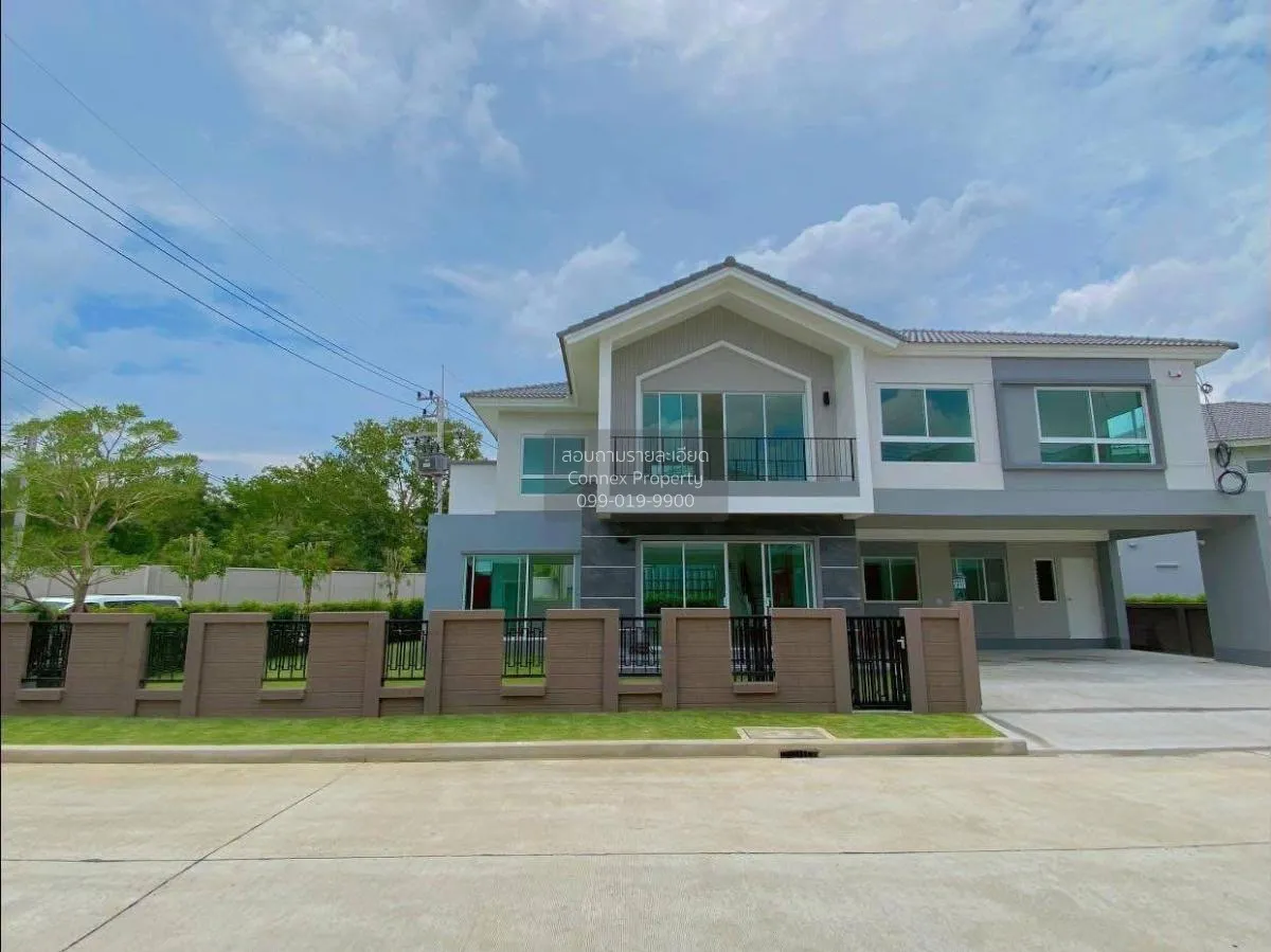 For Sale House , Laddarom Tiwanon , corner unit , wide frontage , 4