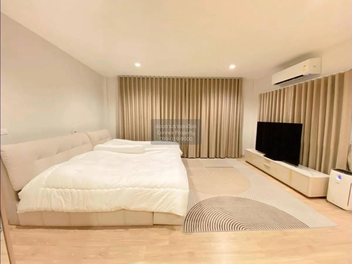 For Sale House , Laddarom Tiwanon , corner unit , wide frontage ,