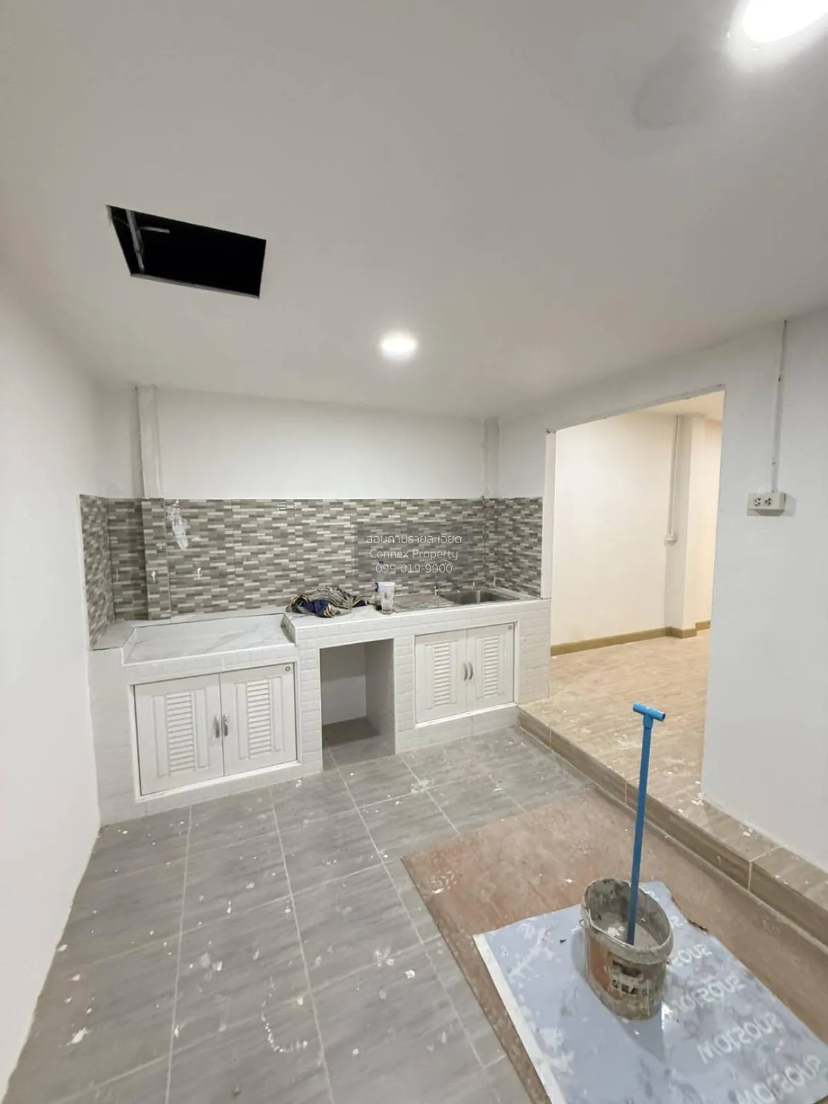 For Sale Townhouse/Townhome  , Phong Sirichai 1 , Om Noi , Krathu