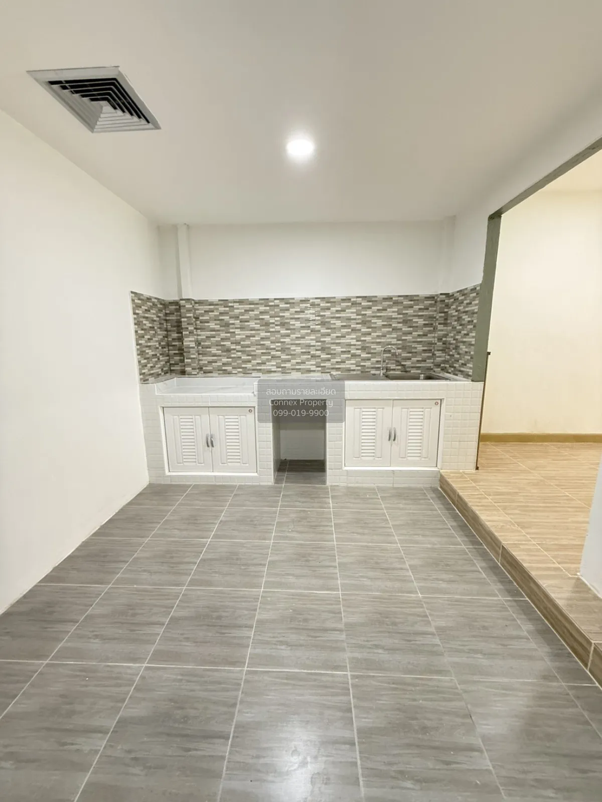 For Sale Townhouse/Townhome  , Phong Sirichai 1 , Om Noi , Krathu