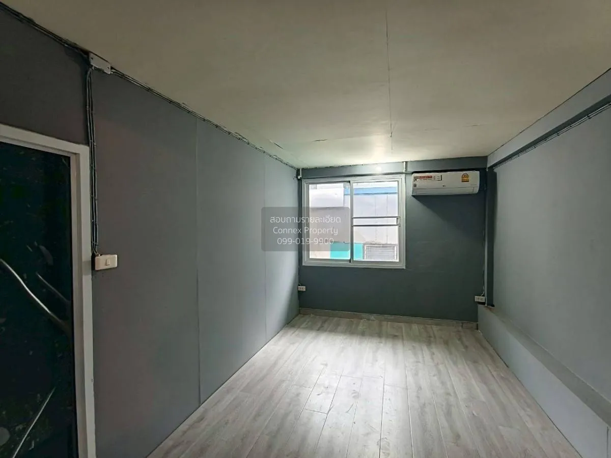 For Rent 4-storey townhouse usable area 300 sqm Silom Bang Rak Ba 4