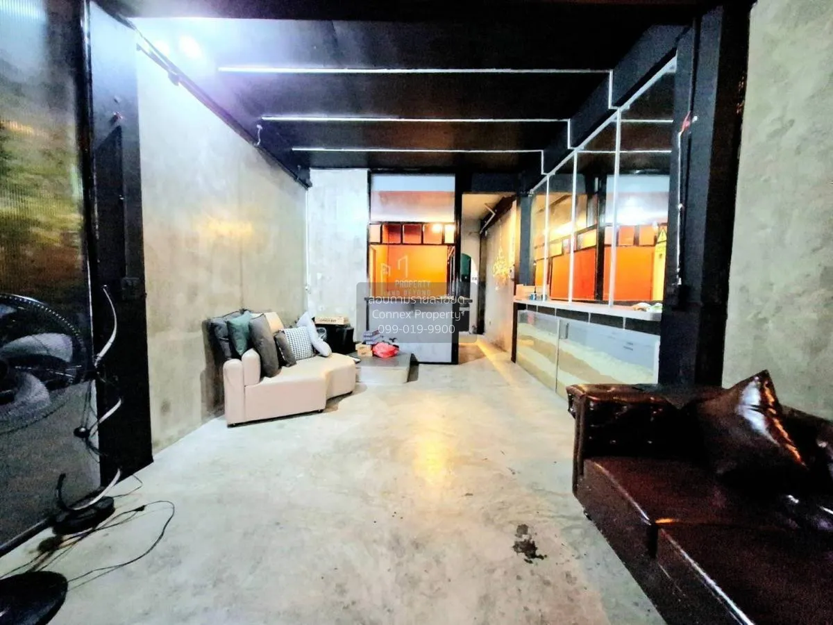 For Rent 4-storey townhouse usable area 300 sqm Silom Bang Rak Ba