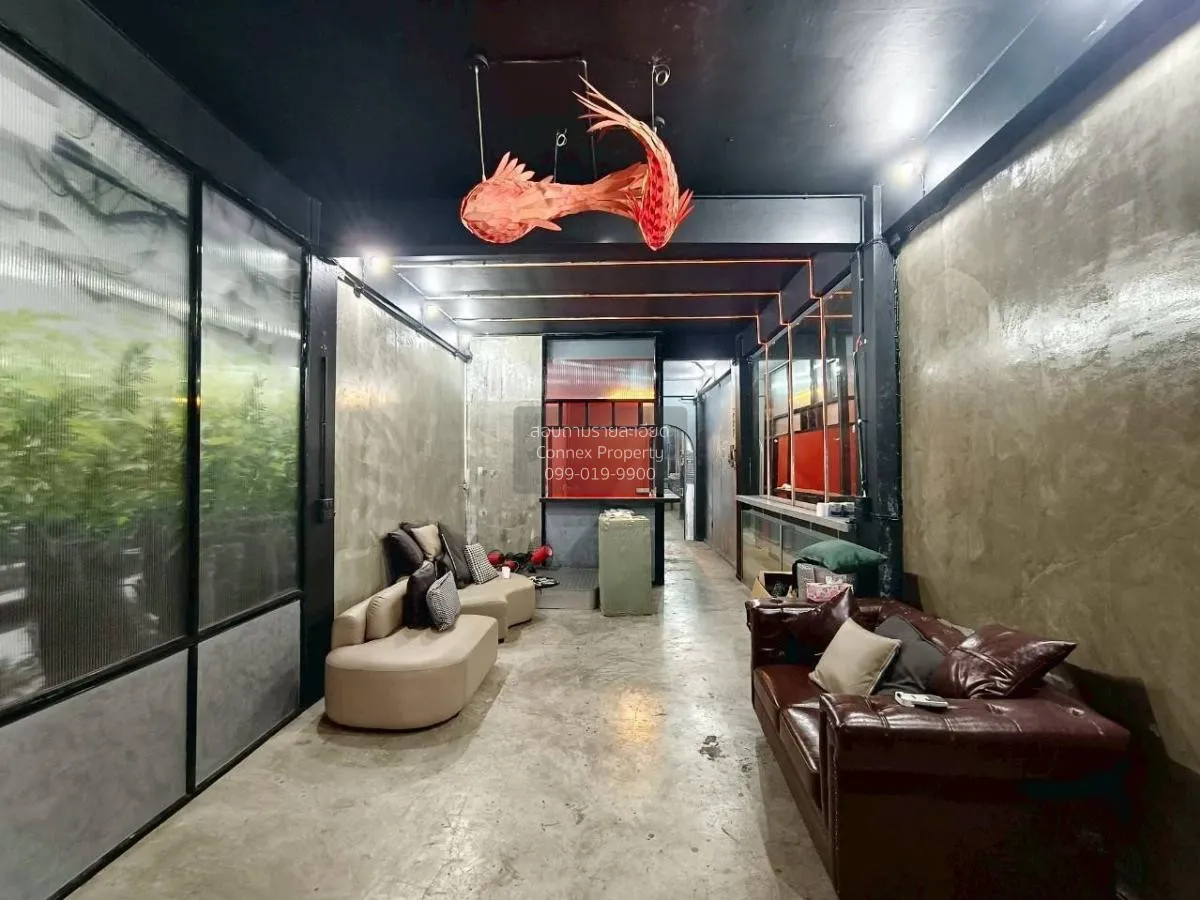 For Rent 4-storey townhouse usable area 300 sqm Silom Bang Rak Ba