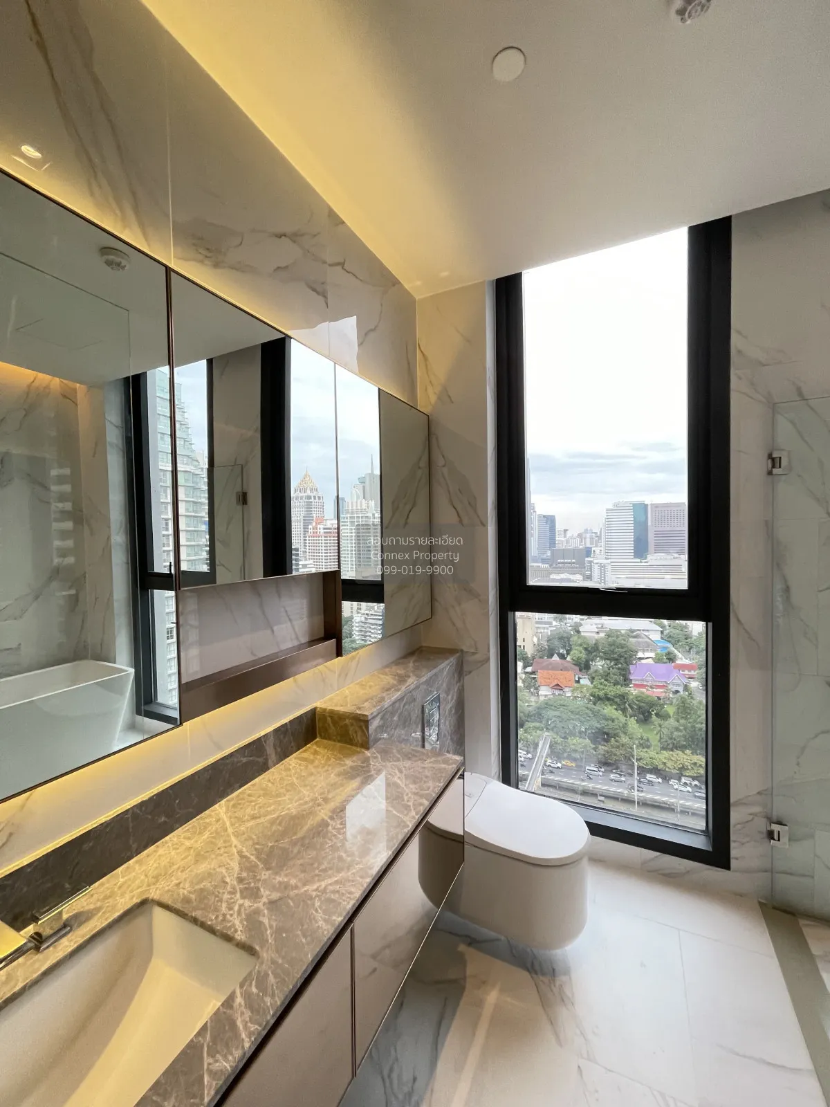 ขายคอนโด  เดอะ รีเซิร์ฟ สาทร ชั้นสูง BTS-ช่องนนทรี ทุ่งมหาเมฆ เขต 3