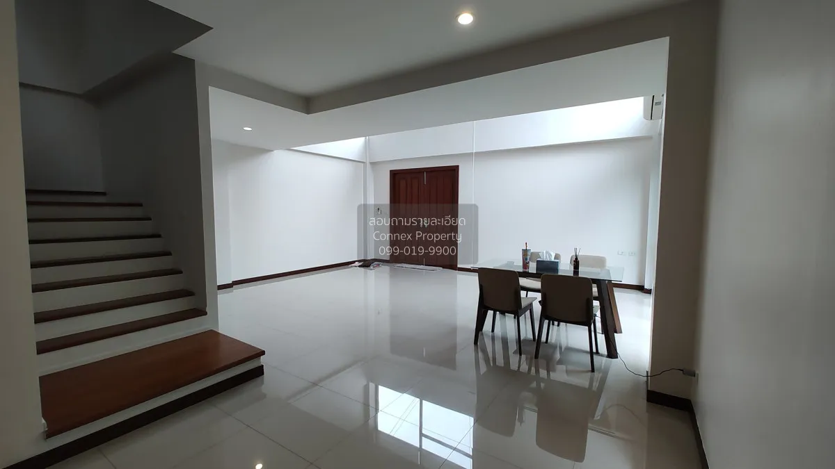 For sale Luxury large townhome near Ratchada–Lat Phrao intersecti