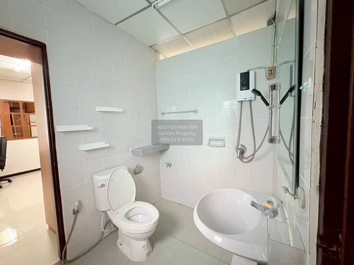 ขายทาวน์เฮาส์หลังมุม ทำเลดี ถนนลาดพร้าว-วังหิน ลาดพร้าว เขต ลาดพร 4