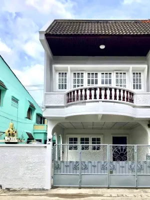 For Sale Corner unit townhouse in a good location on Lat Phrao–Wang Hin Road , Lat Phrao , Lat Phrao , Bangkok , CX-137835