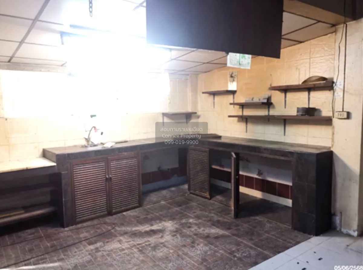 For Sale 4 - storey commercial building area 558 square meters Sa